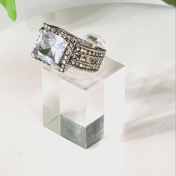 Sale Size 5 .925 engagement ring 💍 - Picture 5 of 5